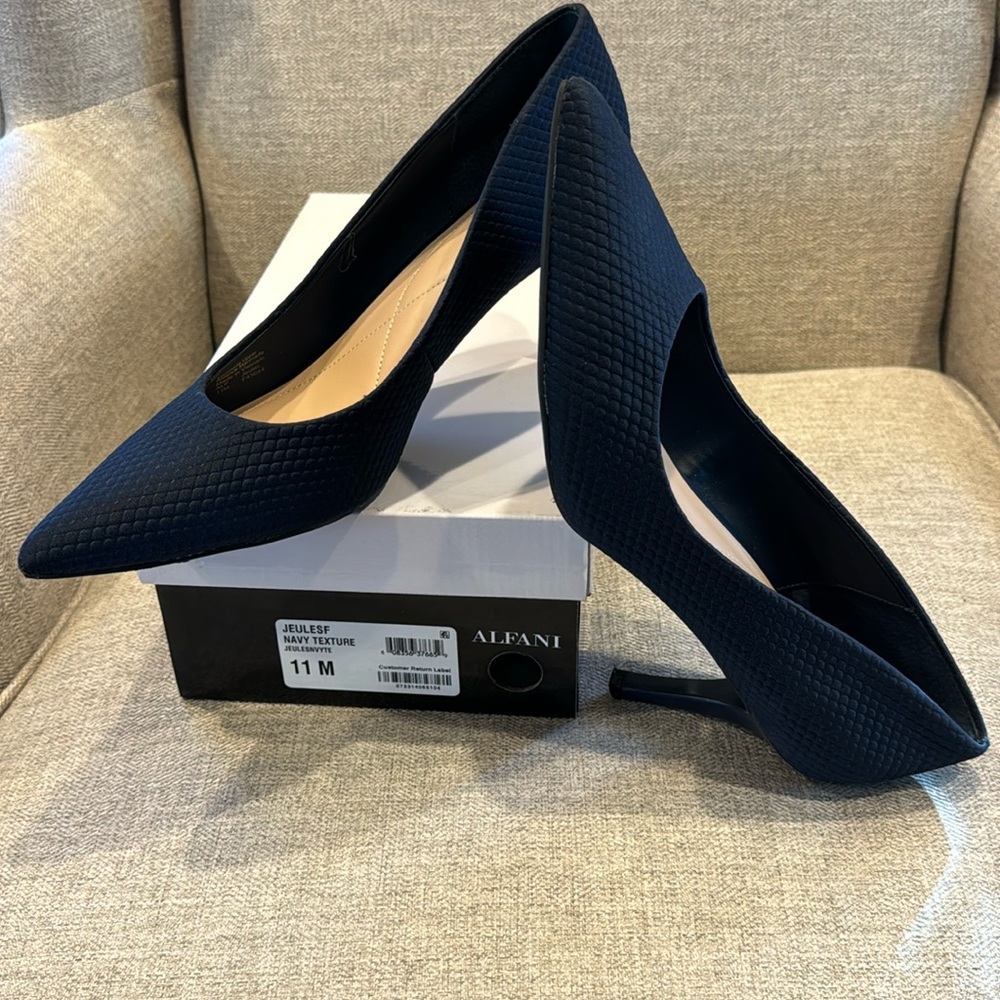 Navy Textured 3” Pumps by Alfani size 11 New